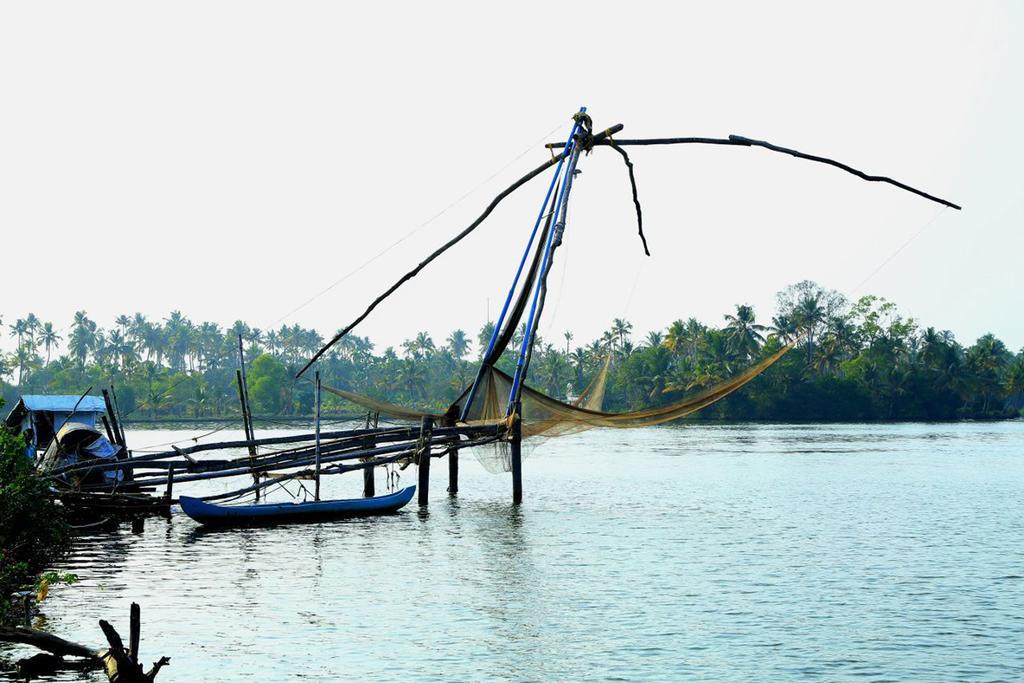 Cherai Beach Palace Exterior photo