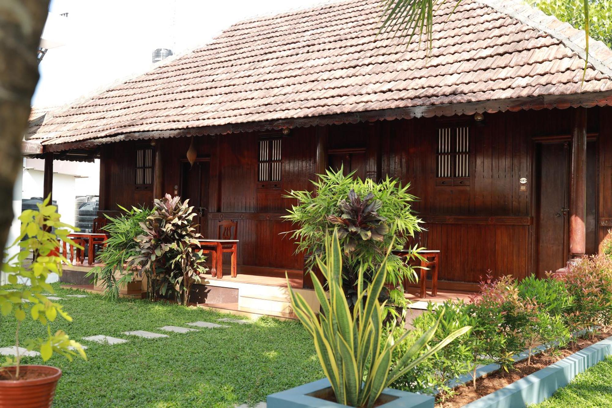 Cherai Beach Palace Exterior photo